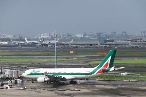 Alitalia apaga sus motores tras 74 años volando