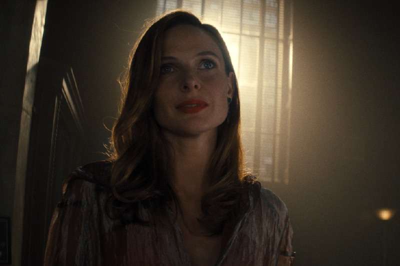 La actriz Rebecca Ferguson, quien interpreta a Mae en "Reminiscencia", dice que su personaje le implicó el desafío adicional de cantar. / Cortesía: Warner Bros.