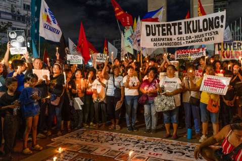 Duterte, capturado por orden de CPI por crímenes de lesa humanidad, va rumbo a La Haya