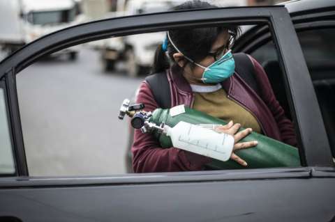Perú supera 200.000 casos de coronavirus y sus hospitales están casi saturados