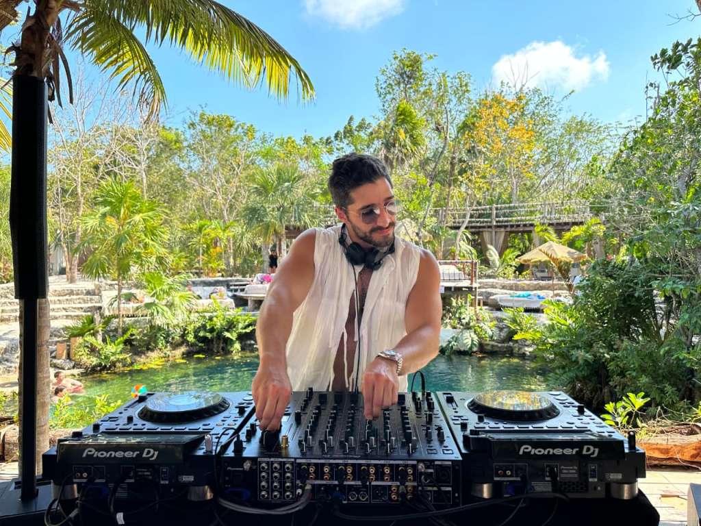 Él es Nicolás Nohra el primer DJ colombiano en compartir escenario con David Guetta