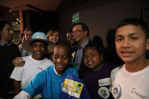Petro fue el único que asistió al debate de los niños