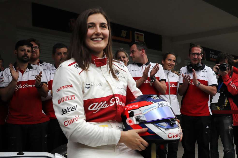 La piloto bogotana Tatiana Calderon en el autódromo Hermano Rodríguez. / EFE