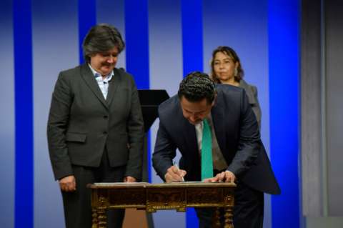 Gobierno y ONU firman convenio para poner en marcha desminado por excombatientes