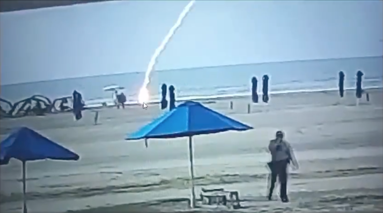 Una mujer falleció por el impacto de un rayo en una playa de Cartagena