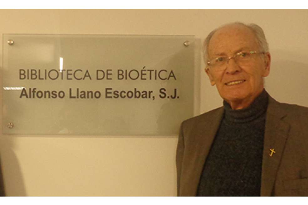 El padre Alfonso Llano, además, era columnista y escritor.