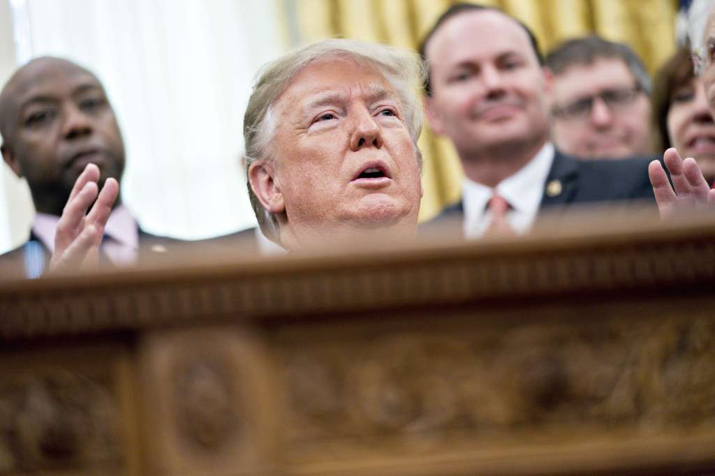 Donald Trump dijo que estaba listo para un bloqueo "muy largo". / Bloomberg News