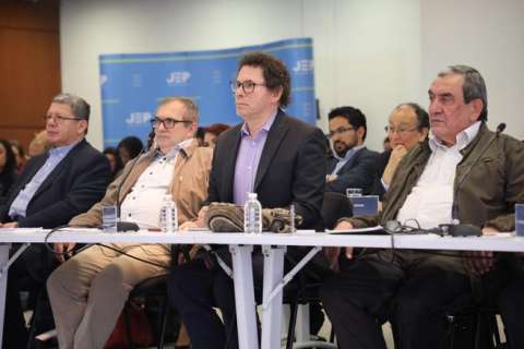 ¿Por qué las víctimas de secuestro se reunieron con el secretariado de las Farc?