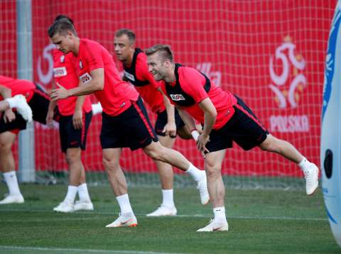 Kuba, el futbolista de Polonia que sobrevivió al feminicidio de su madre
