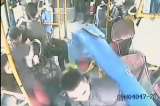 Conductor se salvó de ser aplastado por un poste