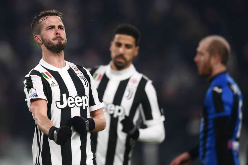 Pjanic celebra el gol de la Juve frente al Atalanta. / AFP