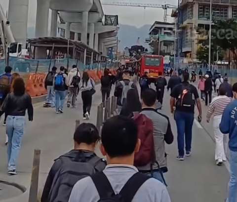 Movilidad 6 de abril: se despeja la Autosur tras protesta de trabajadores del Metro
