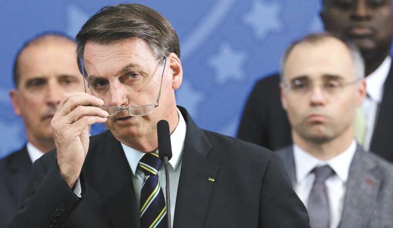 Jair Bolsonaro, presidente de Brasil, llegó al límite del cinismo con su “¿Y qué?” como respuesta a los muertos por el COVID-19. / AP