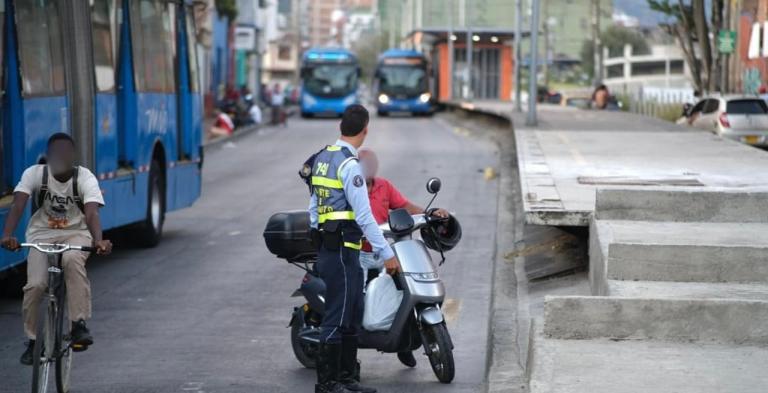 Reducir multas, revisar el Runt y otras medidas que el presidente planteó para conductores