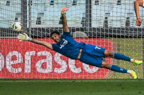 Buffon se convirtió en el jugador con más partidos en la Serie A