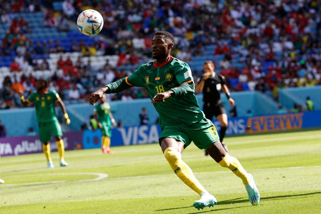 Al Wakrah (Qatar), 24/11/2022.- Martin Hongla of Cameroon in action during the FIFA World Cup 2022 group G soccer match between Switzerland and Cameroon at Al Janoub Stadium in Al Wakrah, Qatar, 24 November 2022. (Mundial de Fútbol, Camerún, Suiza, Catar) EFE/EPA/Rolex dela Pena
