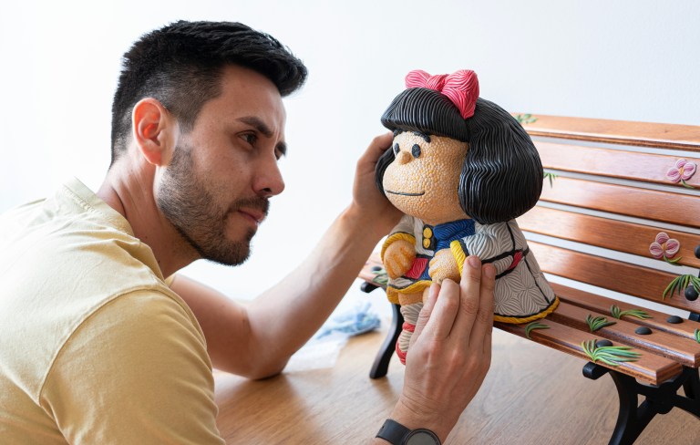 Harold Rubio, el artista que transforma la plastilina en obras de arte