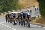 ¡Alarma por Fernando Gaviria! Así fue la dura caída que sufrió el colombiano en el Tour 2026