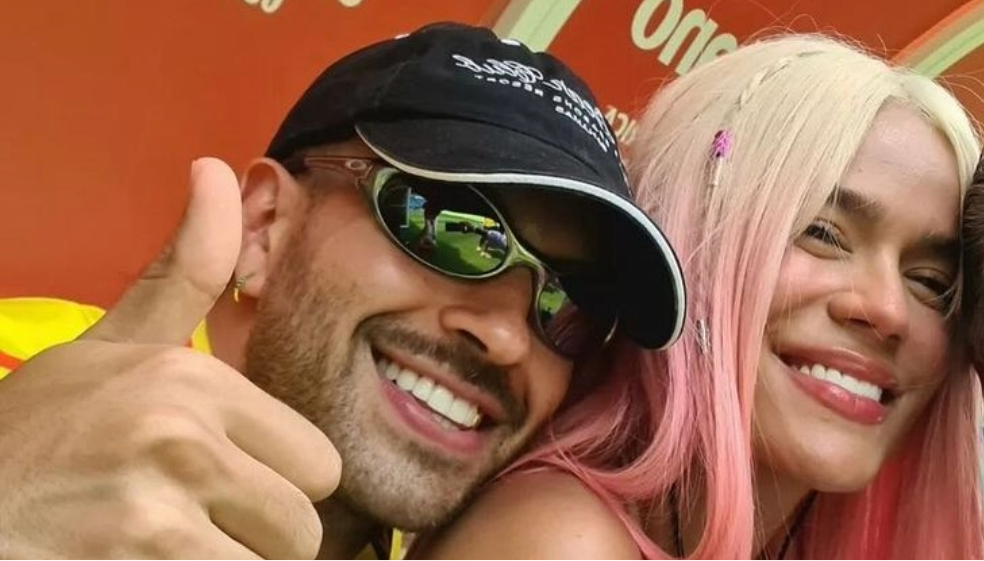 Feid y Karol G en la Copa América 2024.