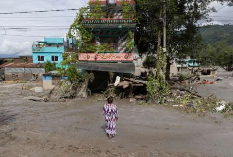 Desastre en Nepal: 273 muertos y 1.300 desaparecidos tras avalancha e inundaciones