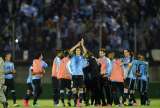 Uruguay hunde a Venezuela en la eliminatoria y se afianza como líder