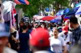 Alcaldía cocina decreto para reorganizar el espacio público y a los vendedores informales