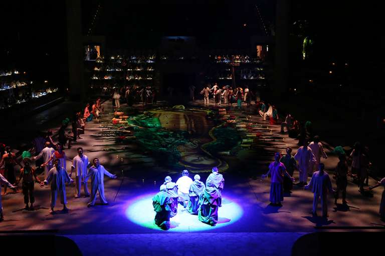 A93O3704 Obra de arte en vivo virgen de Guadalupe Show Mexico espectacular Xcaret
