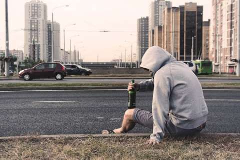 Unos 800.000 suicidios ocurren en el mundo por año: OMS