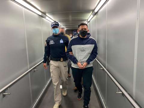 Clan del golfo: Extraditan a alias “Orejas”, primo del hombre más buscado del país