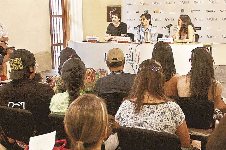 Ricardo Giraldo, Gael García Berrnal y Monika Wagenberg, en el Salón FICCI de 2012.