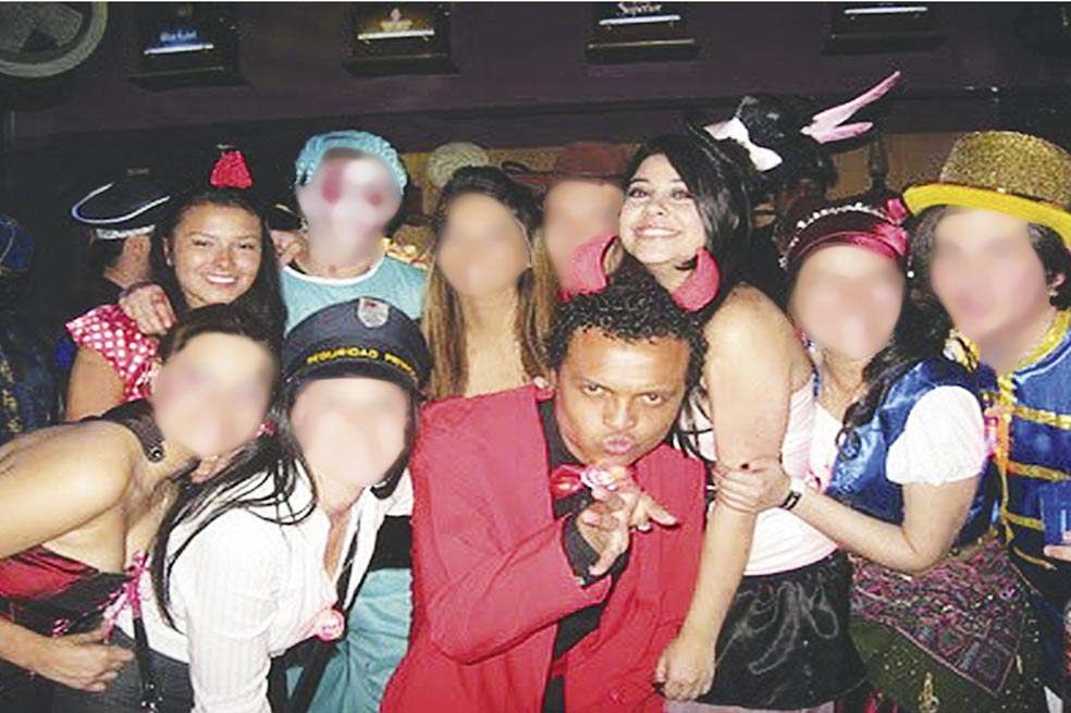 Esta foto, tomada en la fiesta de Halloween de 2010, es de los últimos registros de Luis Andrés Colmenares. / Kienyke