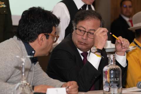 Petro condena atentado en Tibú y sectores de la oposición critican la “paz total”