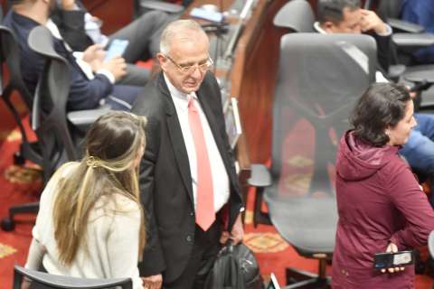 Los ocho cuestionamientos que llevaron al mindefensa a su tercera moción de censura