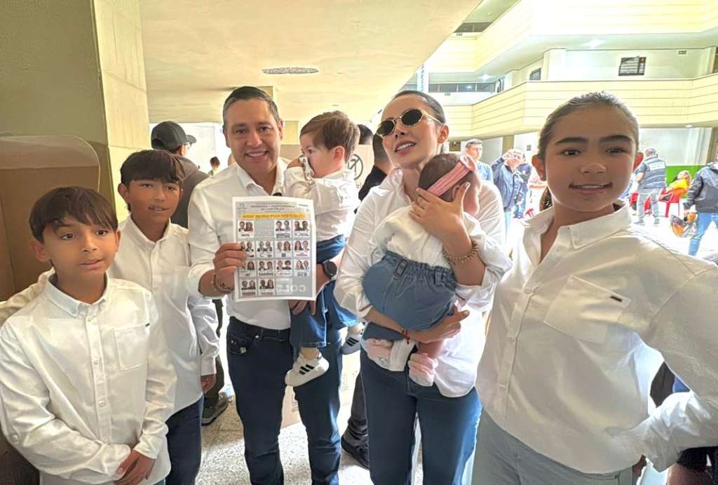El candidato Mauricio Lizcano ejerció su voto en la ciudad de Manizales. Elecciones 2026.