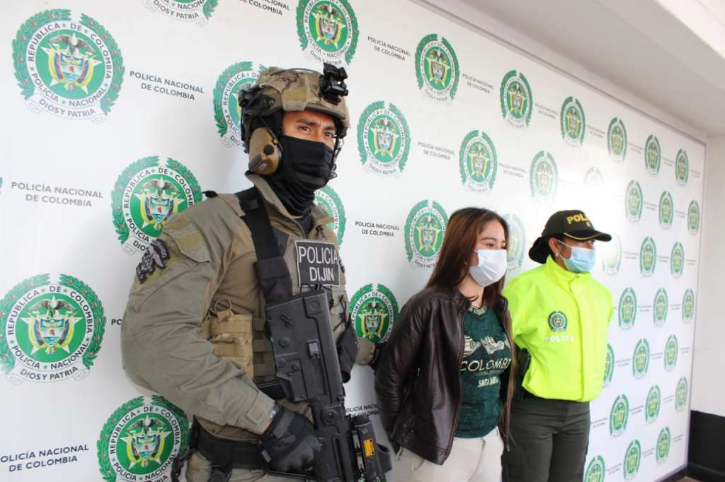 Catalina Escobar, alias "Angie", quedó registrada en el video que anunciaba el regreso de las Farc al conflicto armado