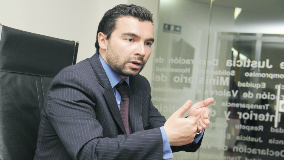 Andrés Villamizar, José Fernando Flórez y Andrés Mejía son los creadores de la Fundación Azul Bogotá. / David Campuzano