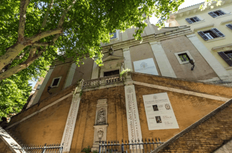 Conozca la iglesia en Roma decorada con 4.000 huesos humanos