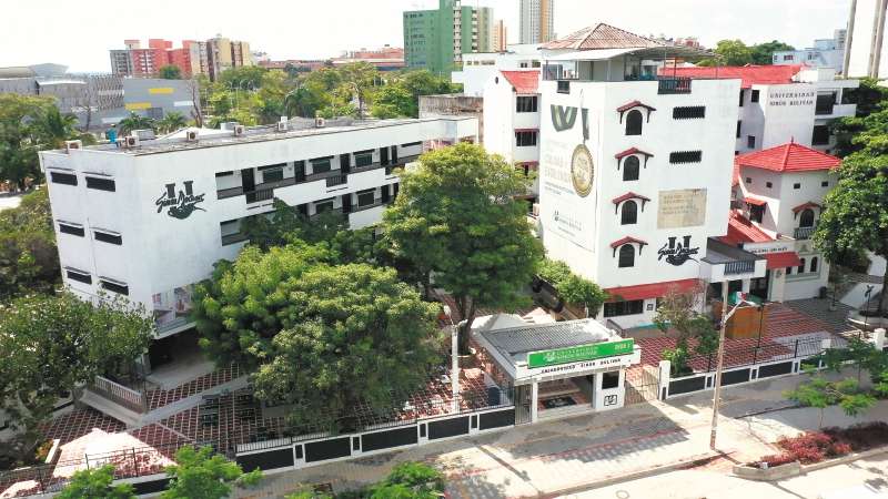 La Universidad Simón Bolívar tiene su sede principal en Barranquilla, donde ha liderado la preservación del patrimonio arquitectónico del emblemático barrio El Prado.