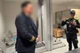 Capturan a falso piloto en El Dorado con 10 kilos de cocaína ocultos en su cuerpo