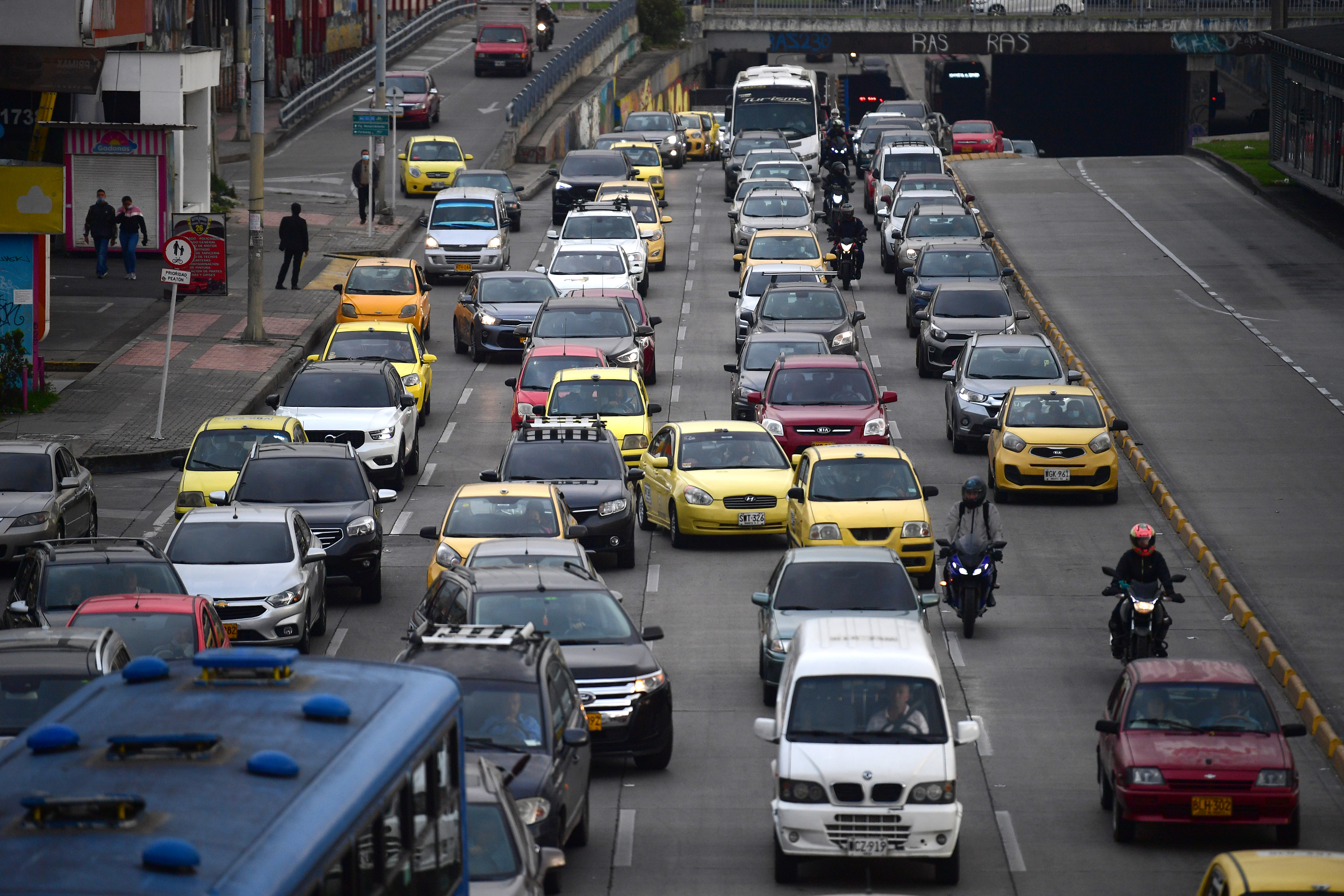 Trancones en Bogotá, durante la temporada decembrina.