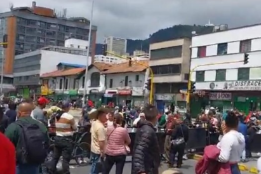 Autoridades acompañan la protesta. Se registran enfrentamientos.