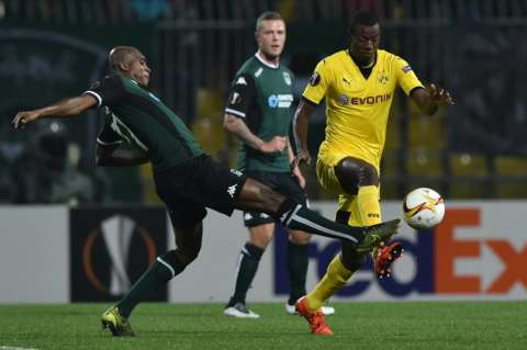 Adrián Ramos jugó todo el partido en derrota del Dortmund por Europa League