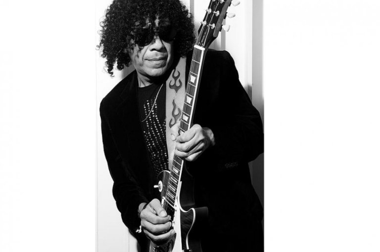 Muere guitarrista de Charly García