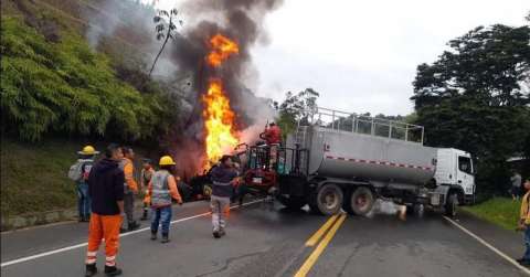 Carro explotó en accidente en vía Panamericana; hubo siete muertos y varios heridos