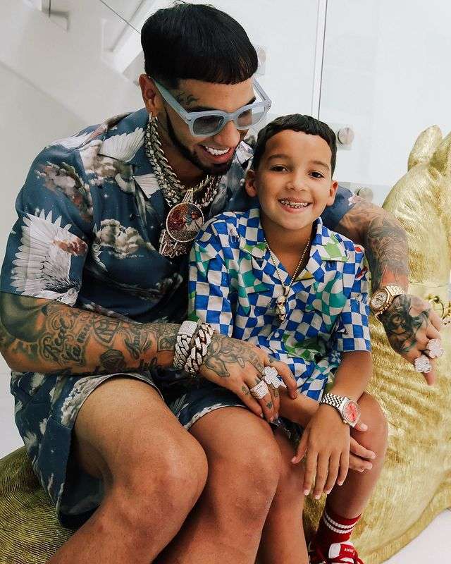 Anuel AA, muy cercano a exnovia que lo trató de “padre ausente”