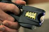 Policía utiliza una pistola eléctrica para neutralizar a una niña de ocho años en EE.UU.