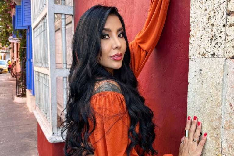 Marcela Reyes fue una de las participantes de ‘Survivor, la isla de los famosos’. La DJ de 33 años impacta con su figura.