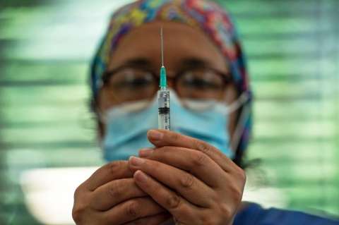 Vacunación en Colombia iniciará el miércoles 17 de febrero