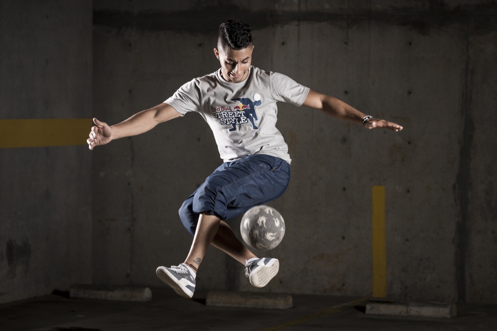  Sebastián “Boyka” Ortiz nació hace 23 años en Medellín. Ahora es el mejor futbolista freestyler del mundo.  / Cortesía Red Bull