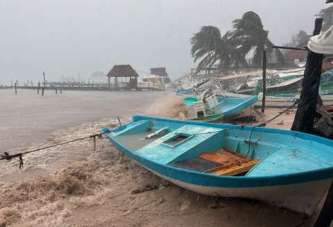 Helene ya es huracán y pone rumbo a las costas de Florida, ¿cuándo tocará tierra?